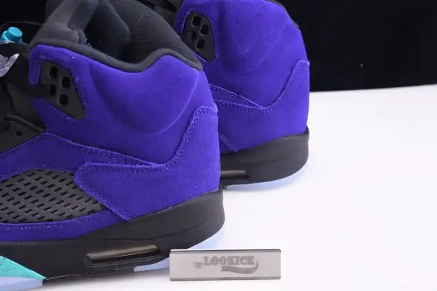 Alternate Jordan 136027-500 Grape Air Retro 5 0516